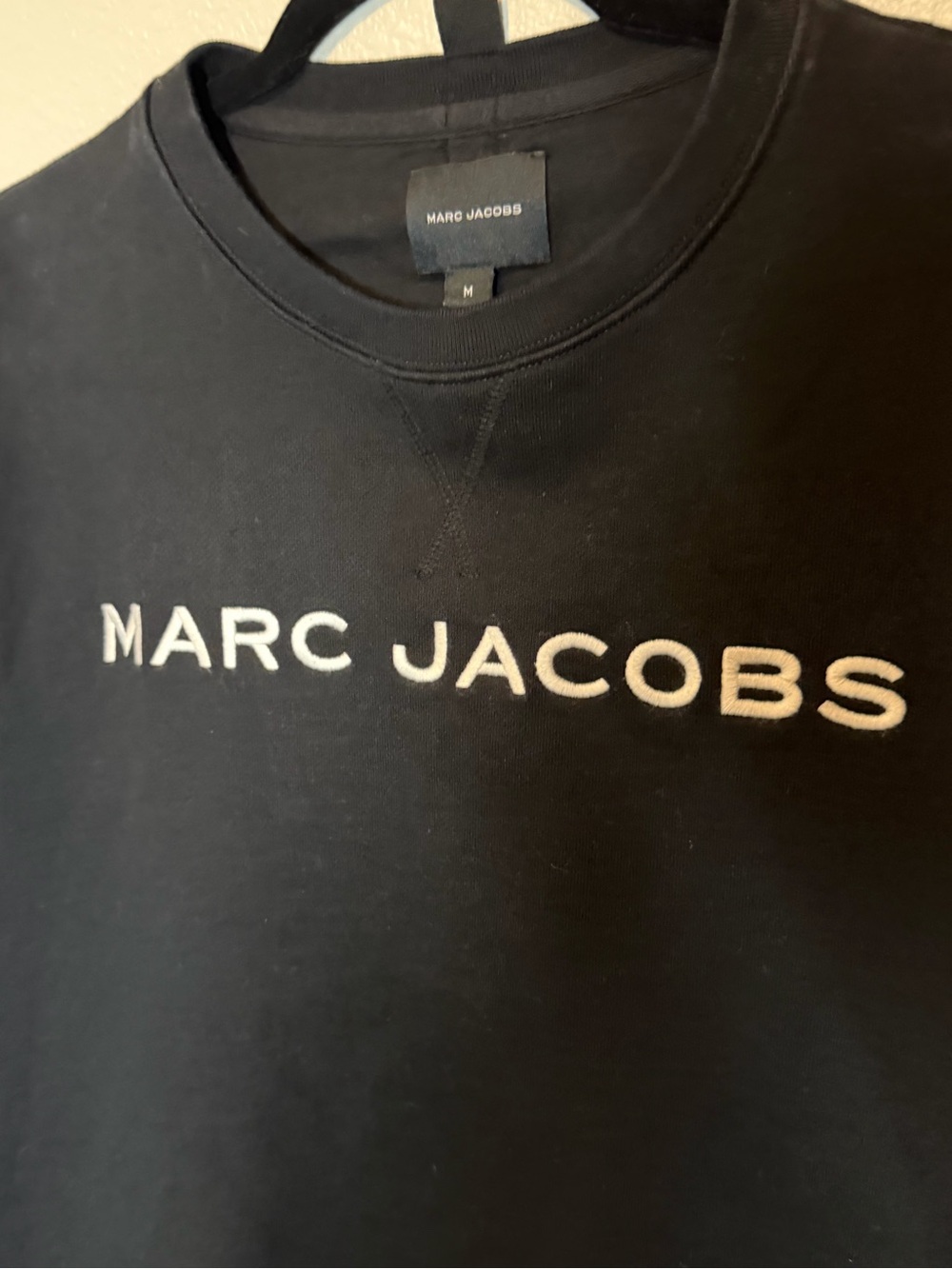 The Sweatshirt) MARC
JACOBS Crew Neck Sz medium - Picture 7 of 10